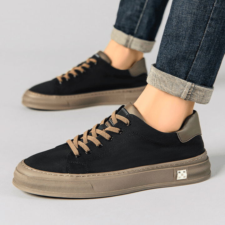Scarpe da uomo casual sportivo, basse, traspiranti e ammortizzate, perfette per uno stile di vita attivo.