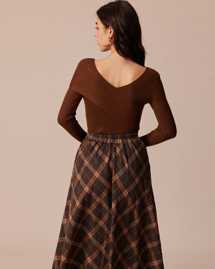 T-shirt donna manica corta a coste slim fit caffè, accentua la figura con stile. Moda femminile.