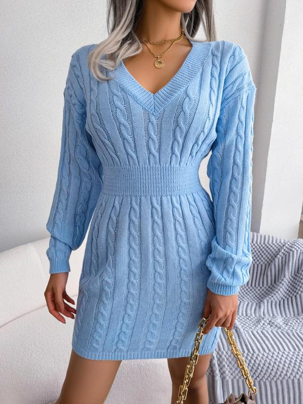 Vestito midi in maglia da donna, scollo a V e vita sagomata. Disponibile in colori moda come kaki, blu, nero.