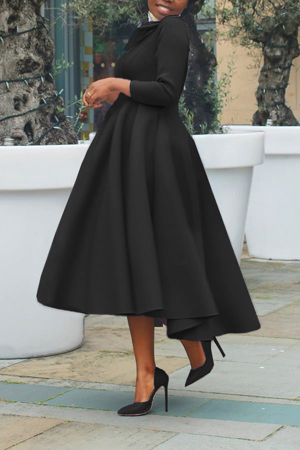 Abito da donna con scollo a barca, midi, maniche a tre quarti e tasche: stile e comfort.