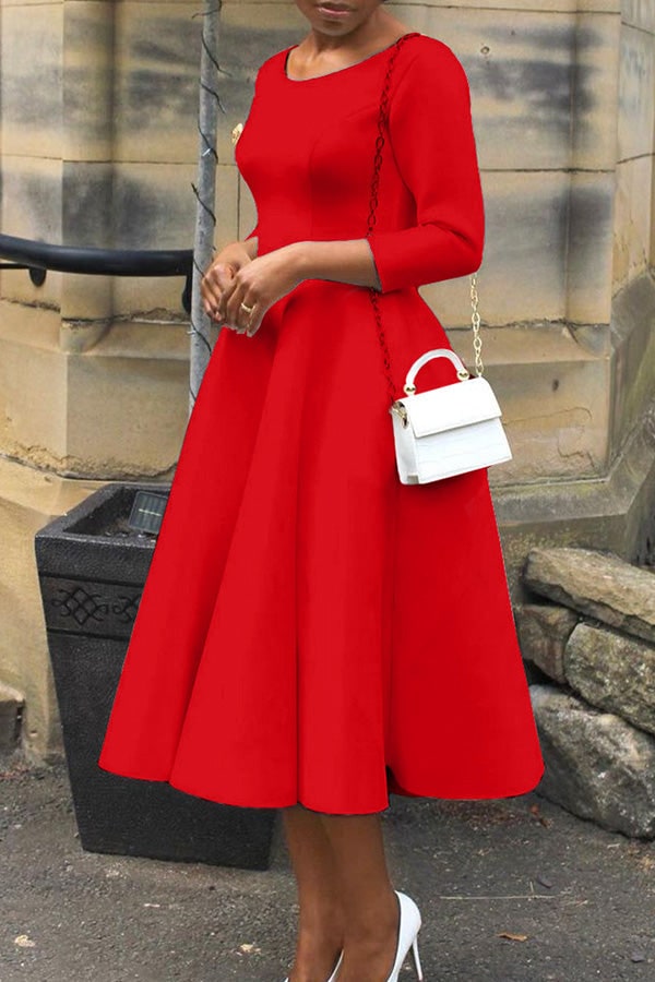 Abito donna midi, taglio a trapezio, scollo a barca. Eleganza con tasche e maniche 3/4.