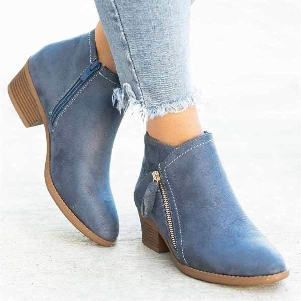 Calzature donna: stivaletti tacco basso con cerniera laterale. Scarpe invernali comode ed eleganti.