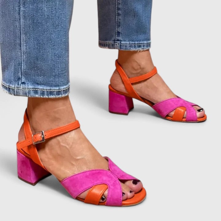Sandali donna rosa con tacco grosso stabile, perfetti per comfort e stile estivo. Scarpe casual ed eleganti.