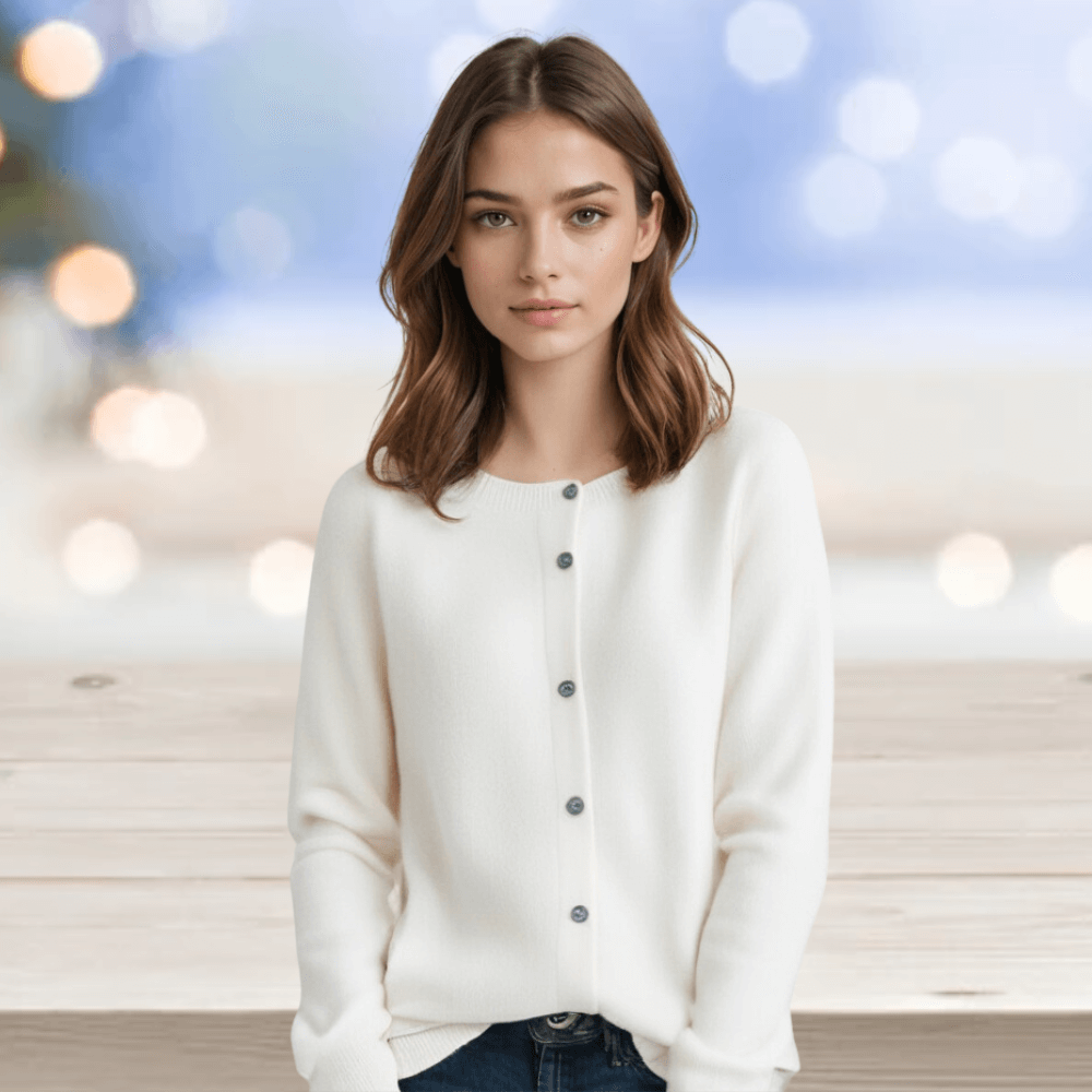 Cardigan donna in maglia, morbido, bottoni, girocollo, facile da abbinare per ogni occasione.