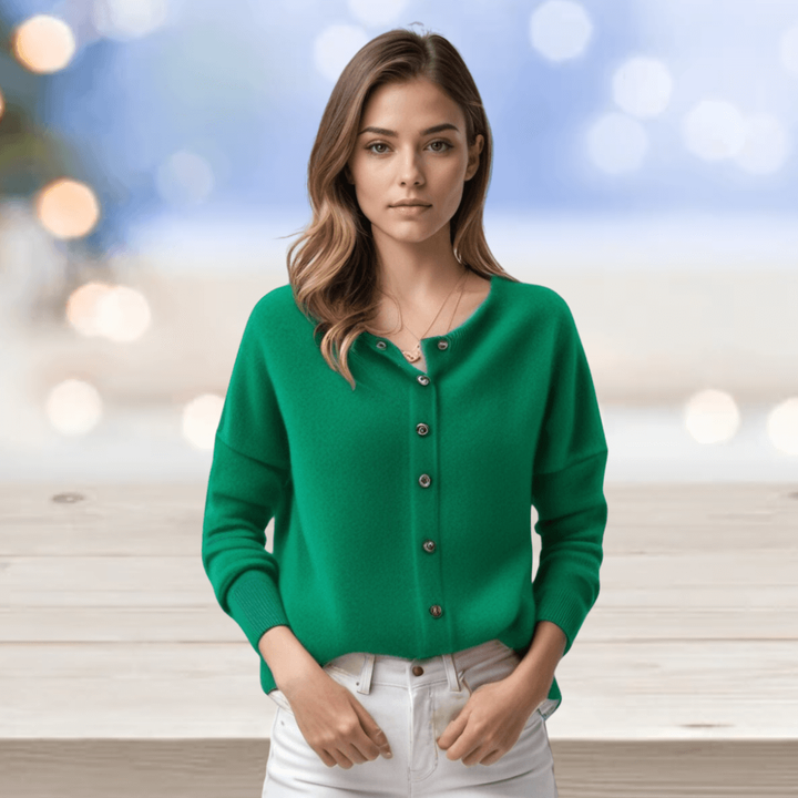 Cardigan donna morbido, girocollo a costine, con bottoni decorativi, per un tocco in più.