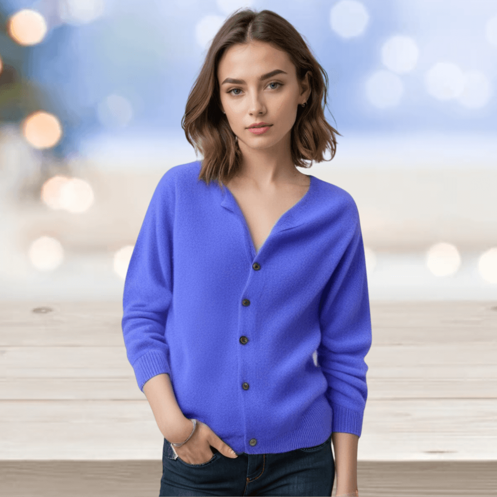 Cardigan donna morbido, bottoni frontali, girocollo a costine, un classico senza tempo.