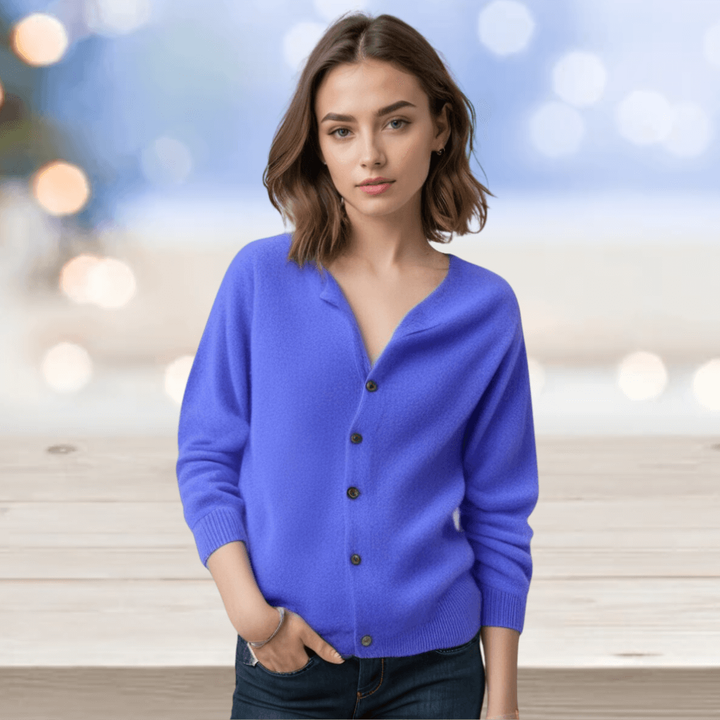 Cardigan donna morbido, bottoni frontali, girocollo a costine, un classico senza tempo.