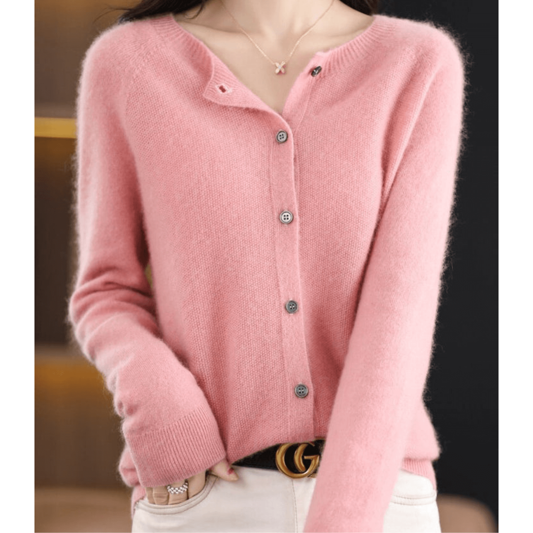 Cardigan in maglia fine donna, morbido, bottoni, girocollo a costine, chic per ogni occasione.