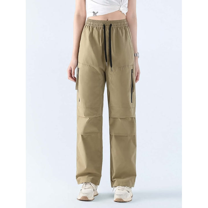 Pantaloni da trekking cargo donna, vita alta e gamba dritta. Durevoli per outdoor, escursionismo e sport. Con tasche funzionali.