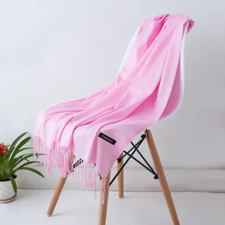 Sciarpa donna in cashmere pregiato, perfetta per il freddo.