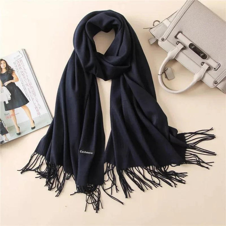 Accessorio moda: sciarpa donna in cashmere di alta qualità.