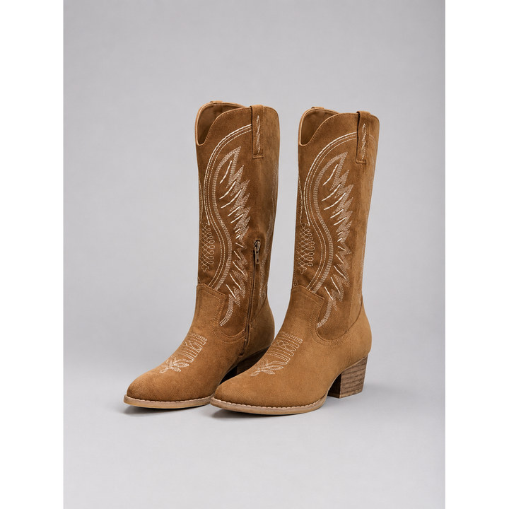 Stivali cowboy donna al ginocchio con punta affusolata, stile western per moda autunno inverno.