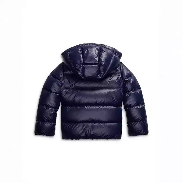Piumino donna corto, giacca con cappuccio che offre calore avvolgente e un design moderno.