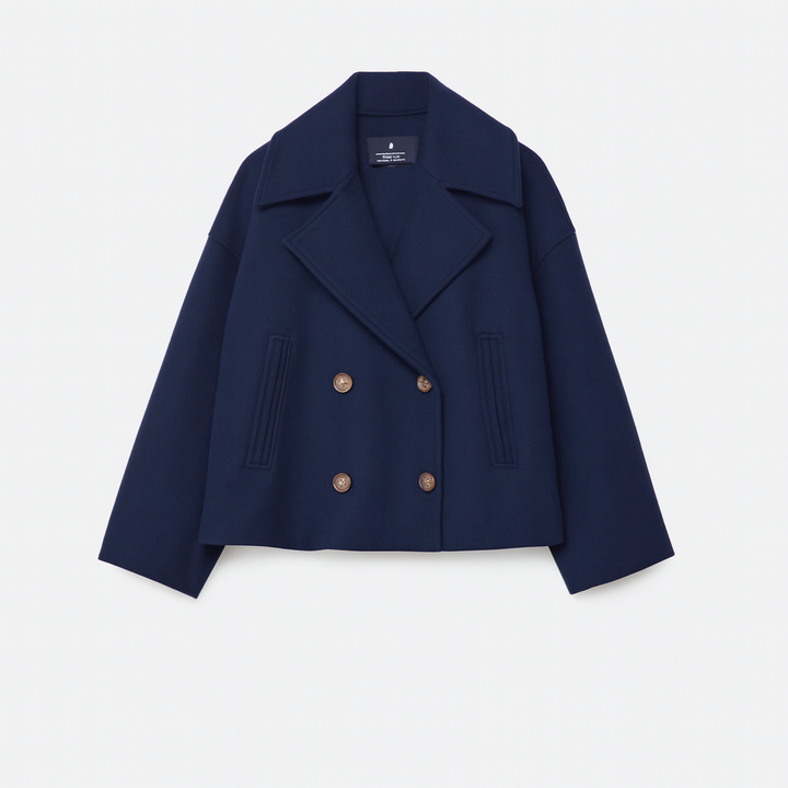 Cappotto corto donna nero doppio petto, versatile ed elegante per outfit quotidiani autunno inverno.