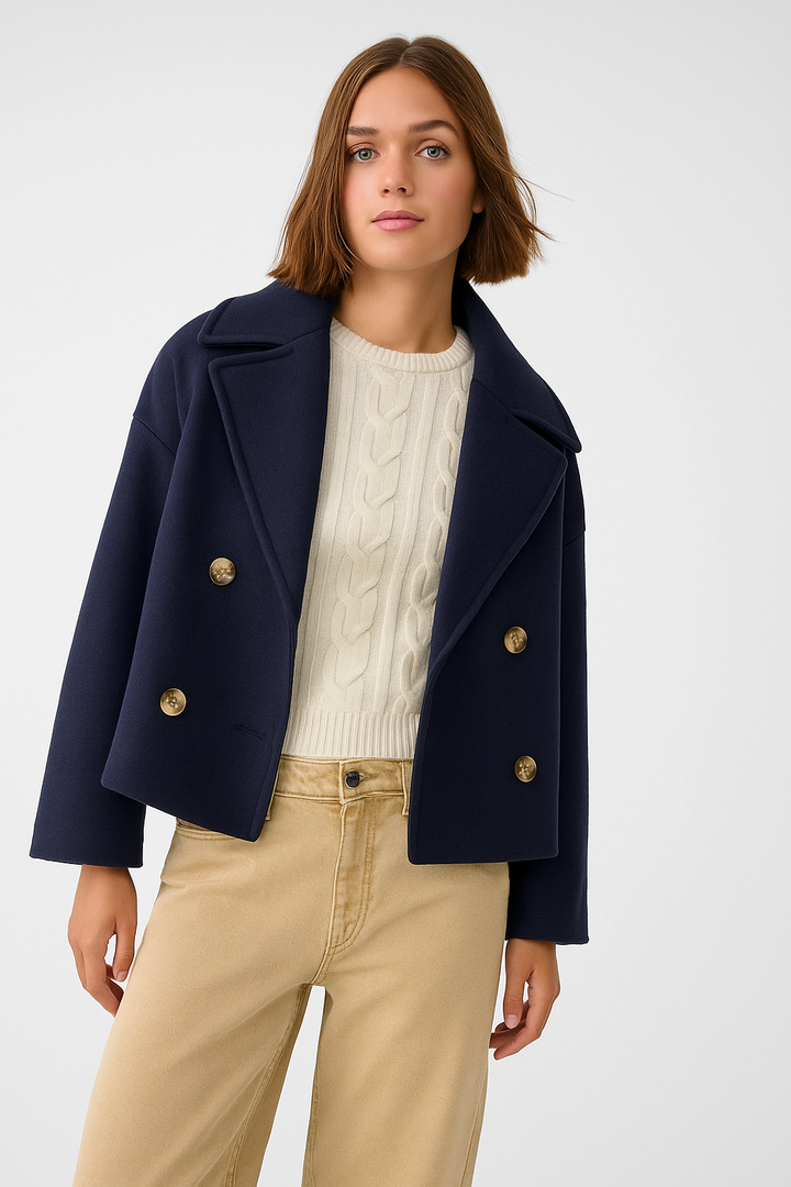 Giaccone corto donna doppio petto, versatile per outfit casual o formali, capo spalla moda autunno inverno.