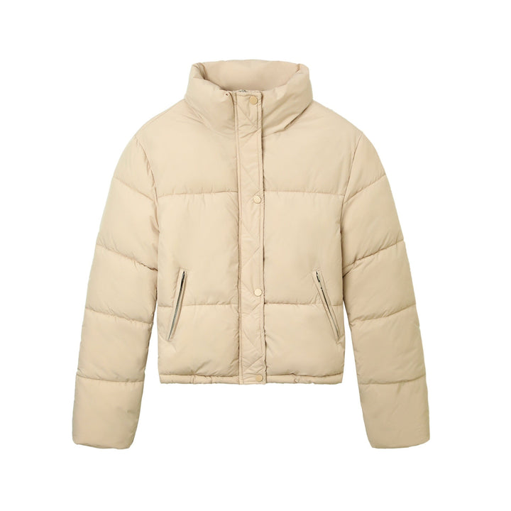 Giacca piumino corta donna trapuntata con collo alto. Perfetta per l'inverno, stile casual e moderno.