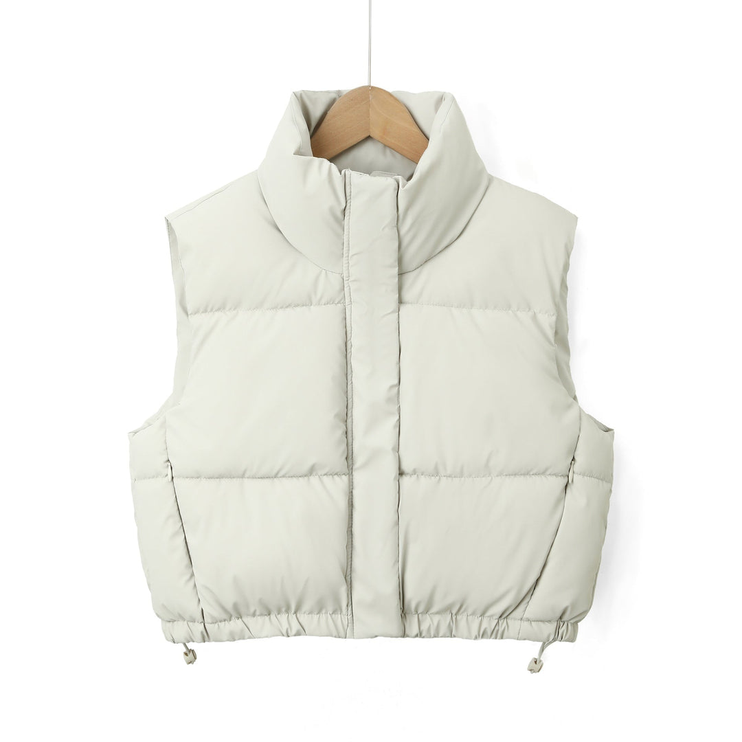 Gilet piumino donna corto e trapuntato, con collo alto per un look casual chic e versatile. Moda autunno/primavera.