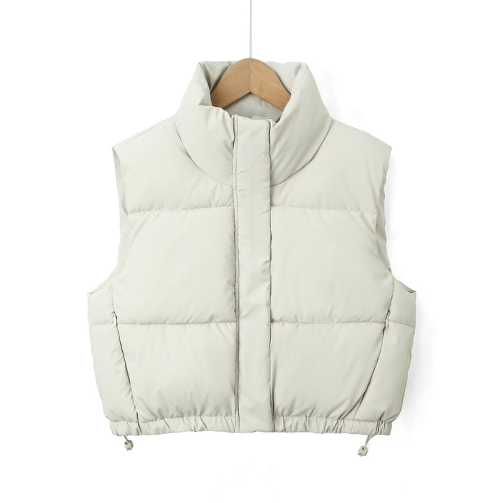 Gilet piumino donna corto e trapuntato, con collo alto per un look casual chic e versatile. Moda autunno/primavera.