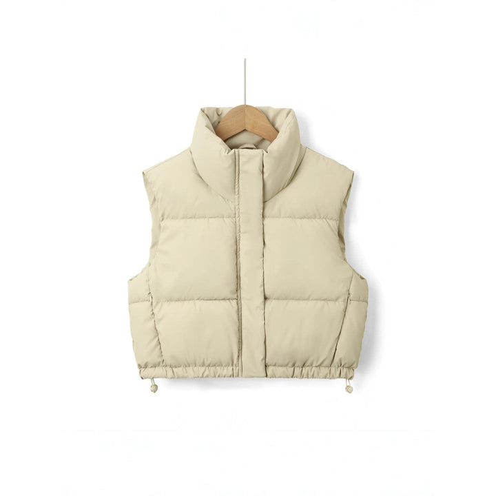 Gilet piumino corto donna, trapuntato, senza maniche. Collo alto. Perfetto per look autunno e primavera.