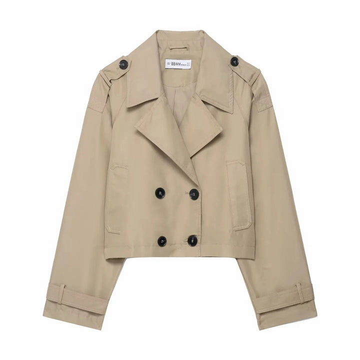 Giacca crop donna trench doppiopetto, capo elegante per autunno. Moda femminile versatile, soprabito di tendenza.