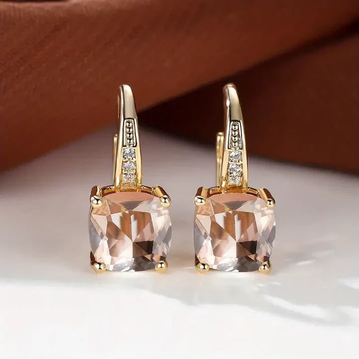 Orecchini donna placcati oro con smeraldo verde taglio cuscino, pendenti leverback, gioielli eleganti.