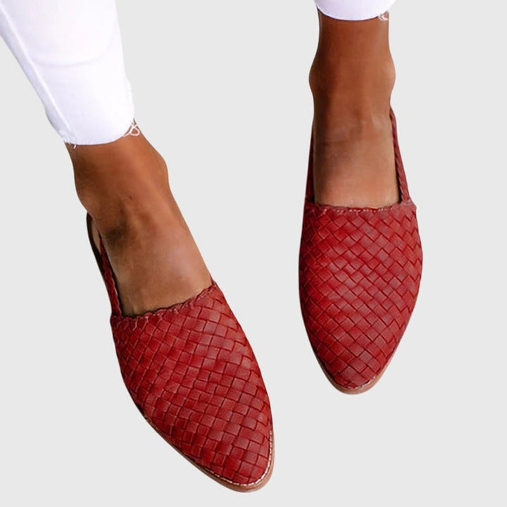 Scarpe mules eleganti da donna, piatte e con punta affusolata per comfort e look casual-ufficio.