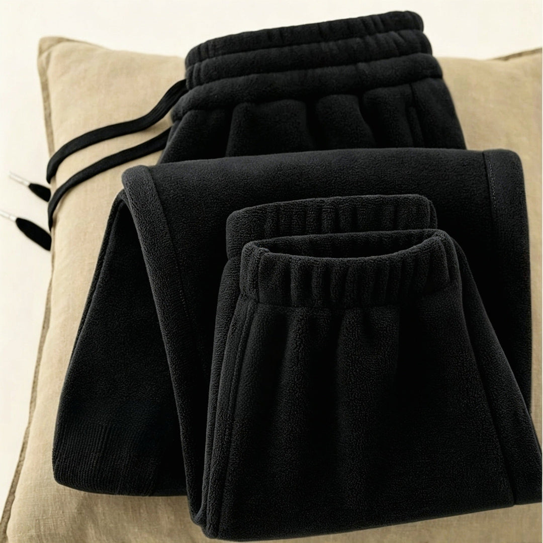 Pantaloni jogger donna comodi, ideali per relax e tempo libero, con vita regolabile e polsini elasticizzati.