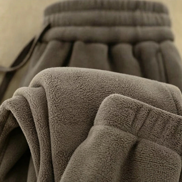 Jogger donna casual con coulisse in vita per una vestibilità personalizzata e massimo comfort.