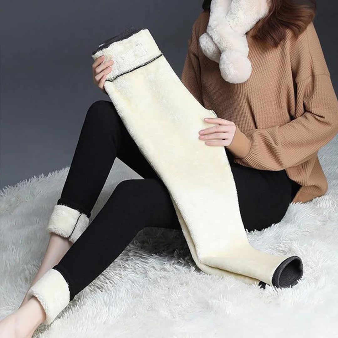 Leggings termici cosy donna, vita alta, ideali per comfort quotidiano e moda inverno.