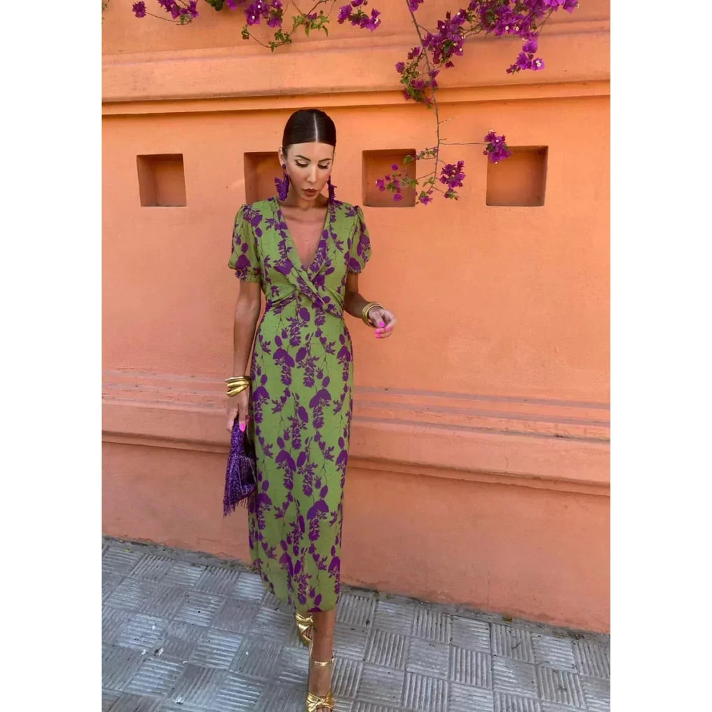 Vestito midi verde floreale donna, scollo a V, allacciatura posteriore. Abito versatile ed elegante per l'estate.