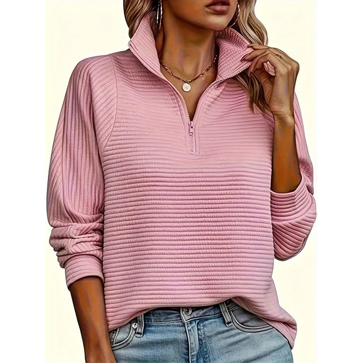 Pullover donna fashion, mezzo zip, collo alto testurizzato. Per un look comodo e alla moda.