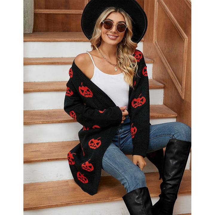 Elegante cardigan da donna lungo per Halloween, con fantasia zucca. Abbigliamento casual aperto autunnale.