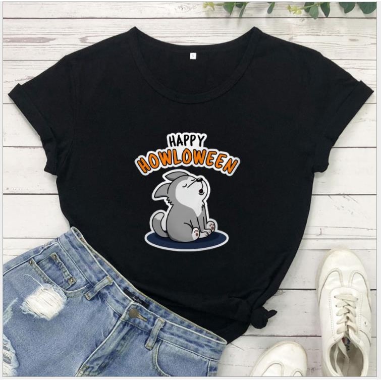 Maglietta grafica donna Halloween con lupo ululante e scritta 'Spooky'. Perfetta per look casual e festivi.