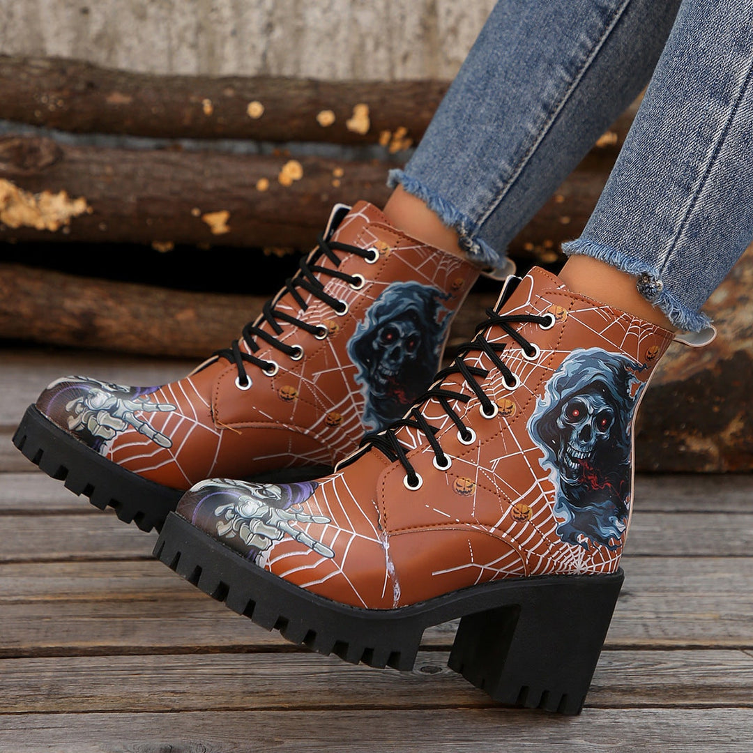 Audaci stivali platform da donna, neri, con zeppa alta e ragnatela, perfetti per look gotici.