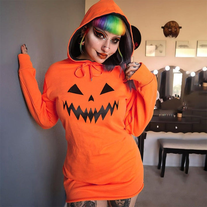 Vestito felpa Halloween donna oversize arancione con stampa zucca e cappuccio. Ideale per feste a tema.