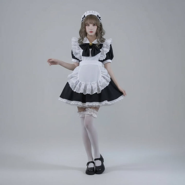Costume da cameriera donna per Halloween, abito in pizzo e grembiule bianco, per un look festivo.