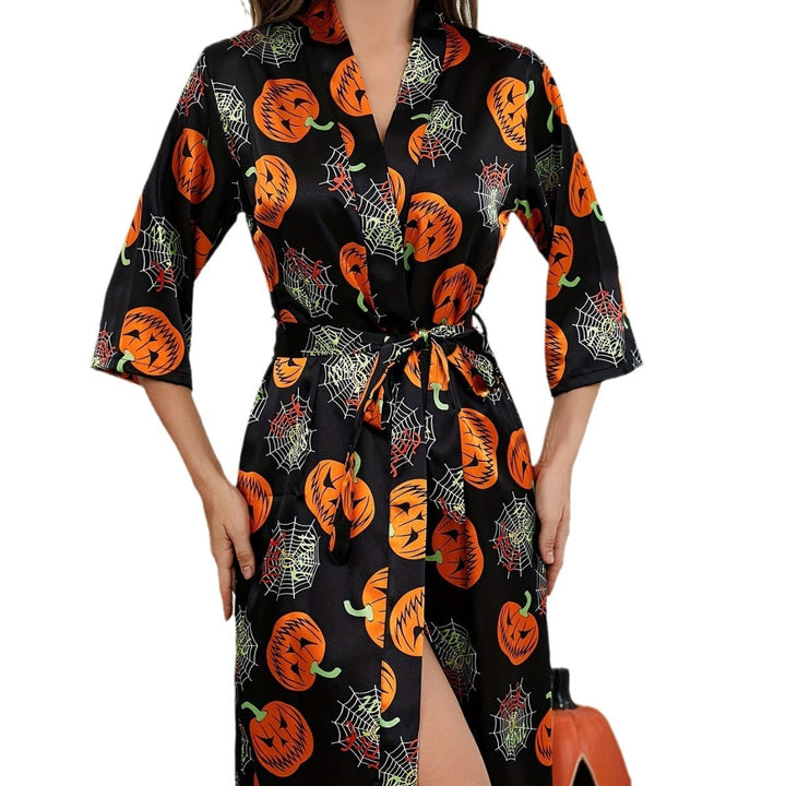 Kimono donna Halloween per party, con vivace stampa zucca e ragnatela. Perfetto come costume o abbigliamento lounge.