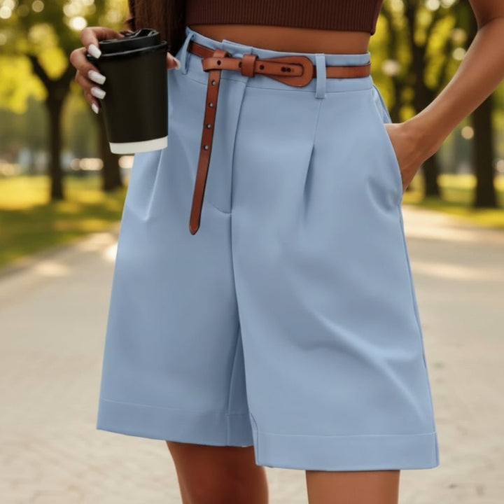 Bermuda eleganti donna con vita alta e pieghe, gamba larga. Ideali per look casual chic o da ufficio.