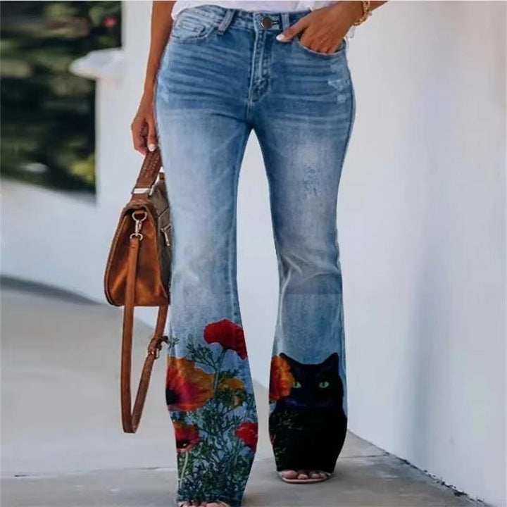 Jeans donna svasati, taglio a vita alta. Fantasia floreale botanica per un tocco unico e primaverile.