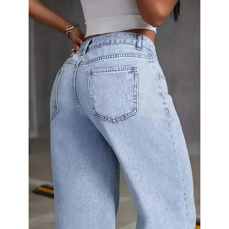 Jeans da donna a vita alta con gamba larga, colore denim chiaro, perfetti per outfit casual e di tendenza.