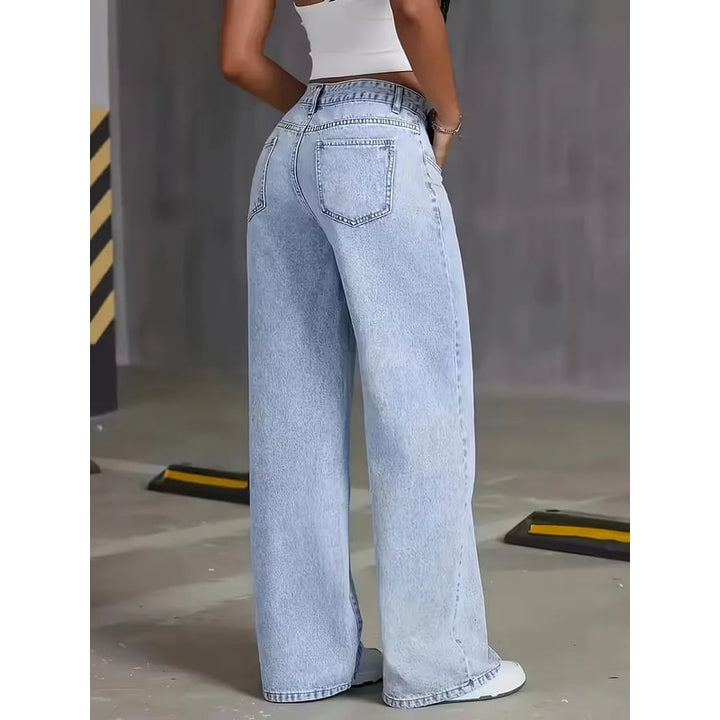Jeans da donna a vita alta e gamba larga, un capo versatile e comodo per ogni outfit casual.
