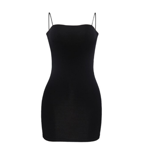 Mini abito da donna con spalline sottili e scollo dritto, stile aderente per un outfit serale versatile e trendy.