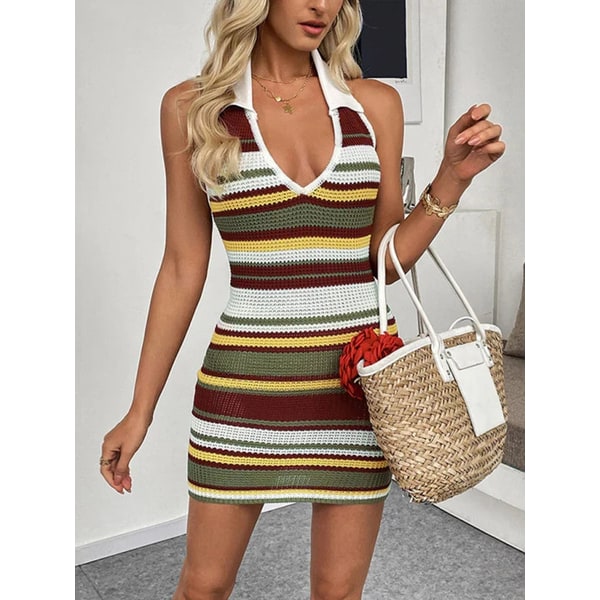 Mini abito donna smanicato verde oliva con collo halter, schiena scoperta e righe, perfetto per l'estate.