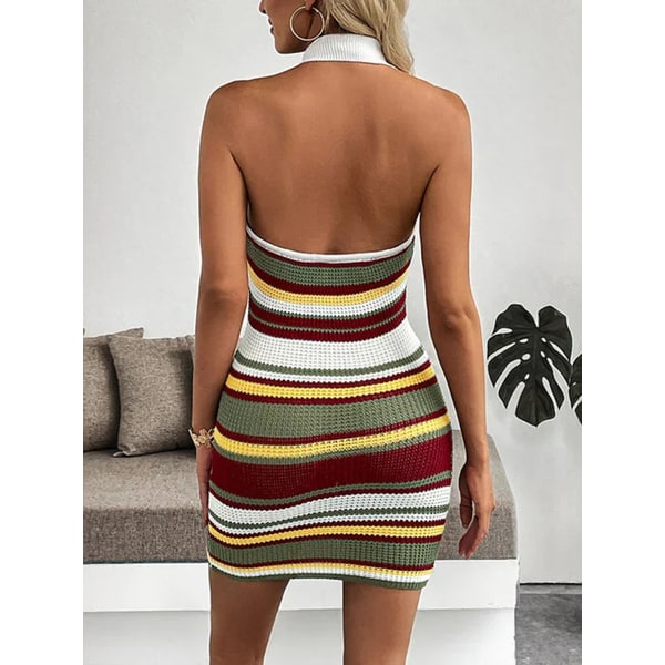 Abito casual donna mini verde oliva a righe, collo halter e design versatile con schiena aperta. Moda estiva.