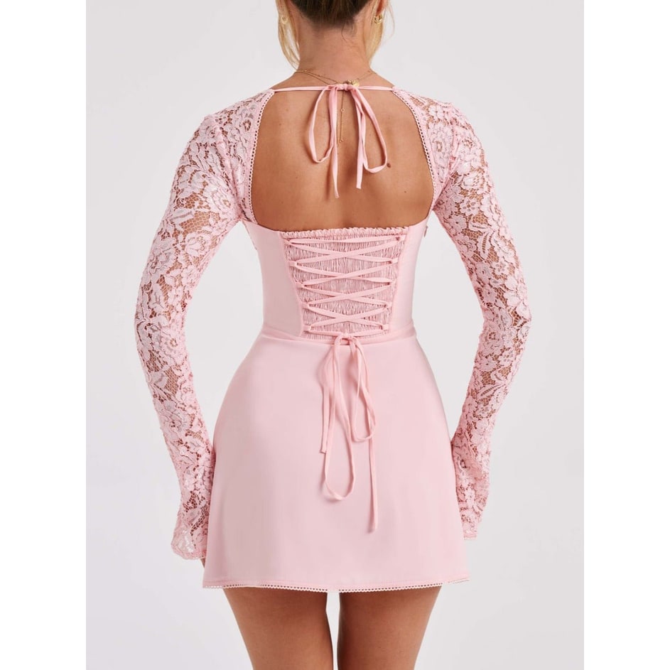 Mini vestito donna con scollo a cuore, maniche lunghe in pizzo, schiena a corsetto. Perfetto per occasioni speciali.