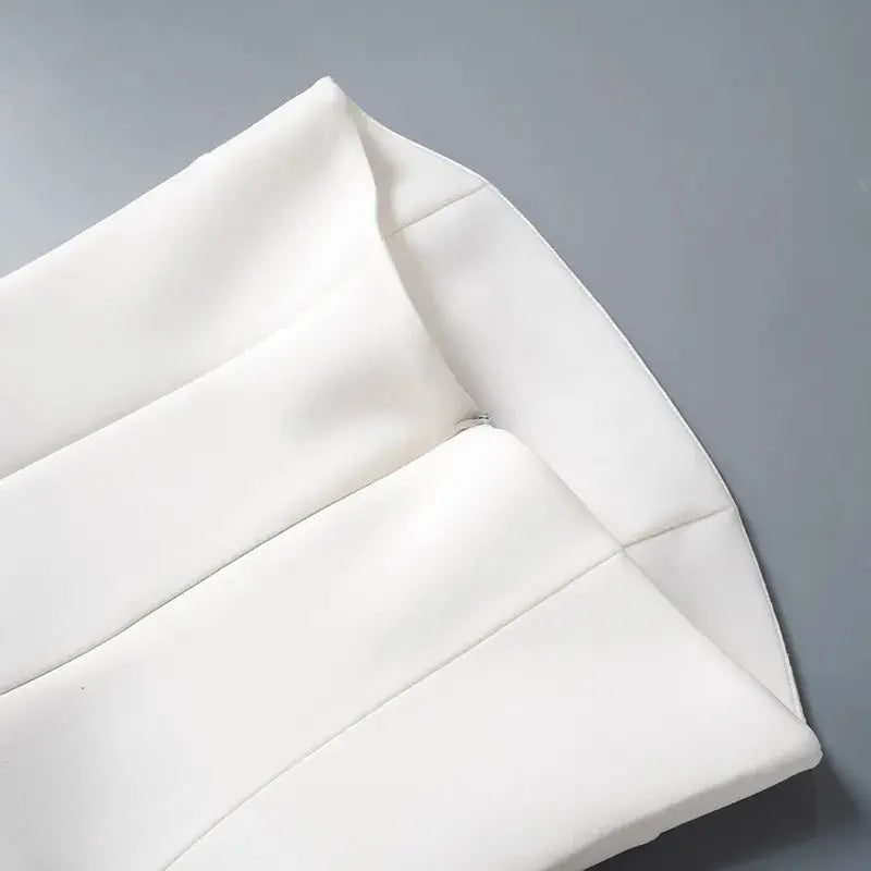 Mini abito nero senza spalline A-line, vestito elegante corto per serate e moda donna.