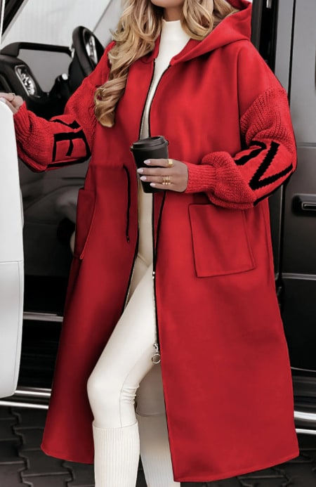 Trench donna lungo, ideale per autunno inverno, con cappuccio e calde maniche a maglia.