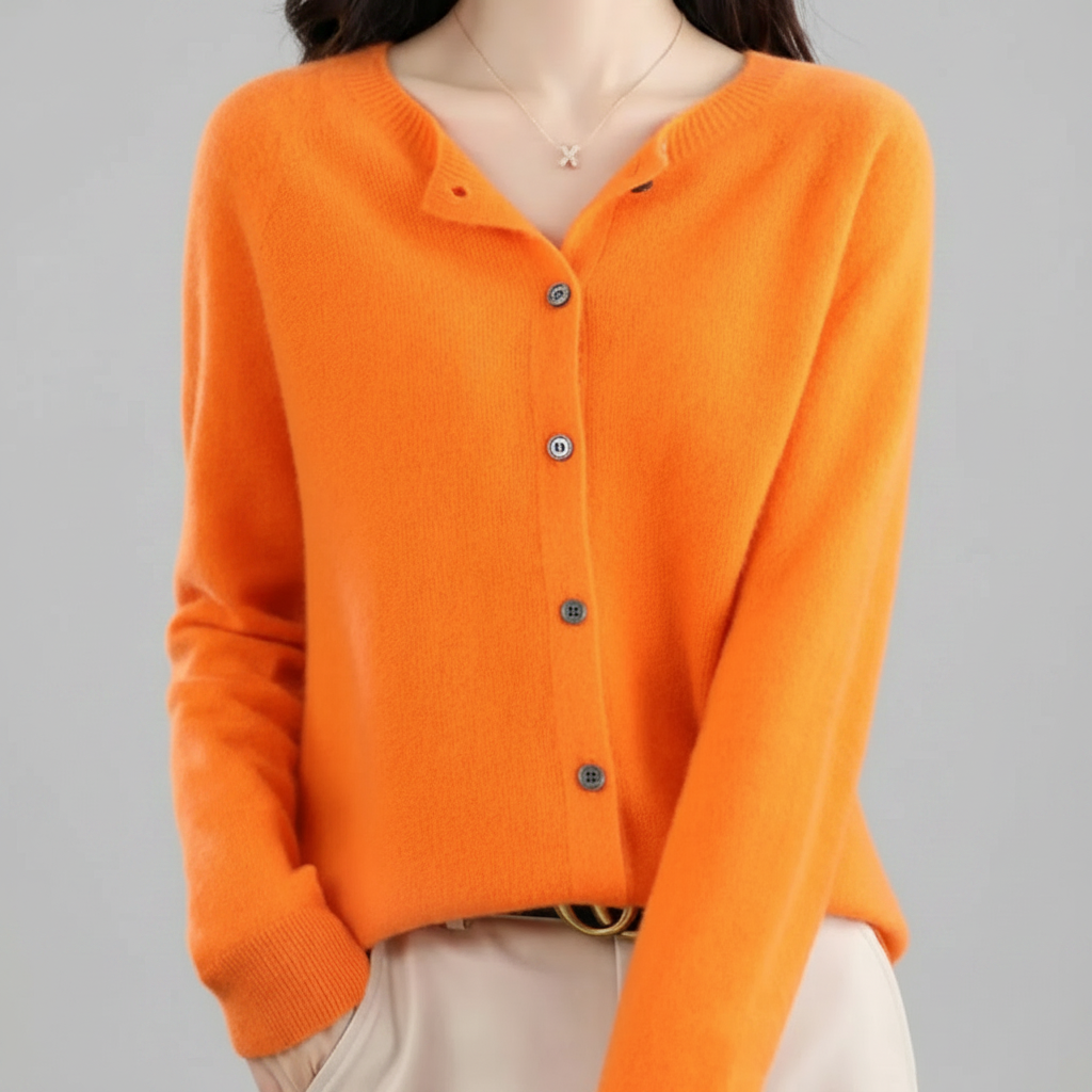 Cardigan donna con bottoni, caldo e accogliente, ideale per le serate autunnali e invernali.