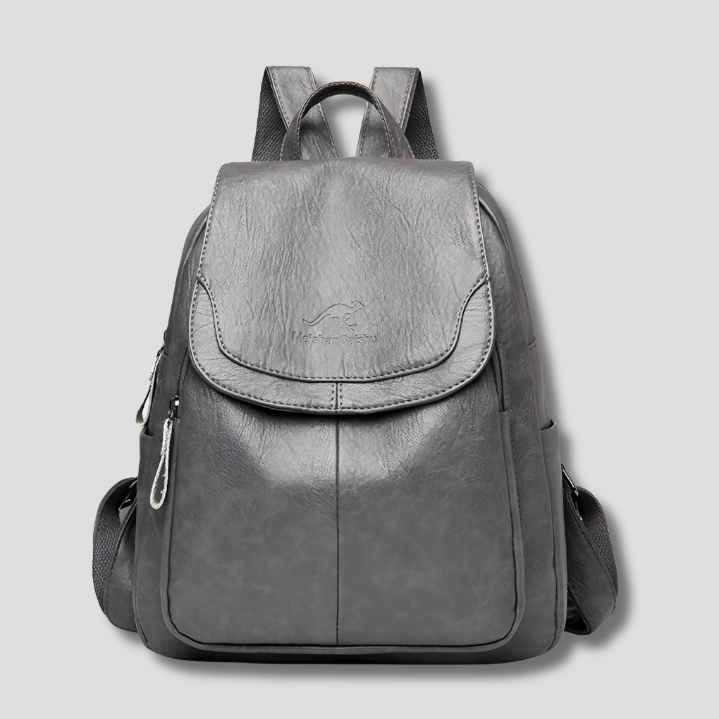 Zaino quotidiano donna, elegante e funzionale, con patta goffrata. Perfetto come borsa a spalla.