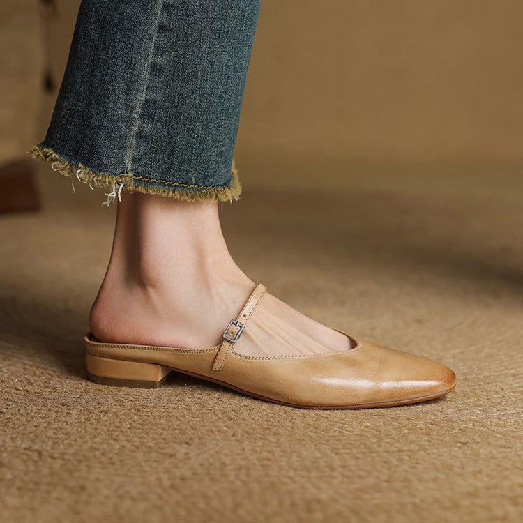 Mules da ufficio Mary Jane con cinturino e punta a mandorla. Comode e professionali.